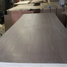 Placaj cu furnir melaminat de nuc negru